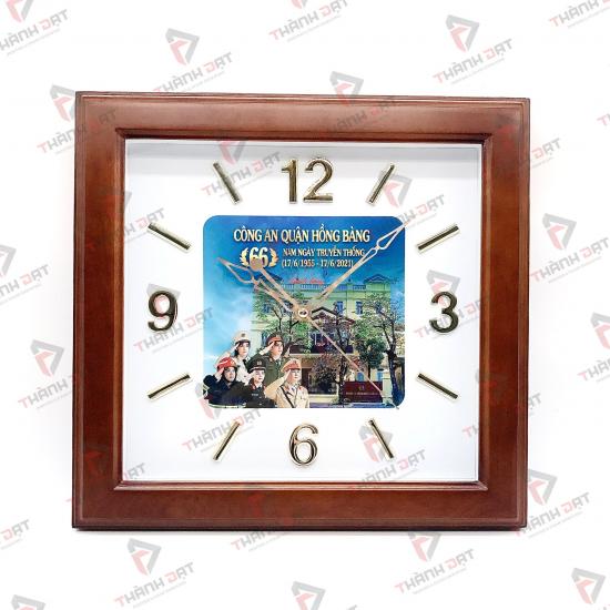 Đồng hồ treo tường