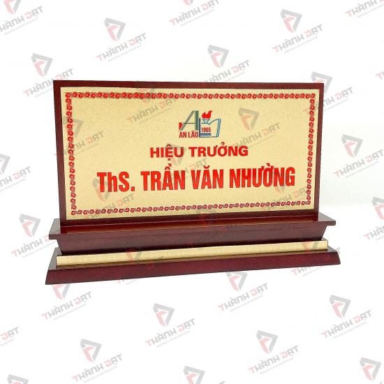 Biển chức danh gỗ đồng